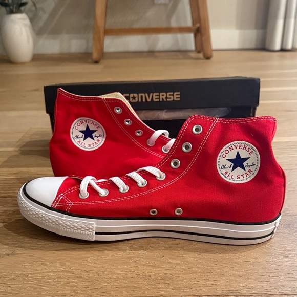 Red Converse High-Tops ❤️ - Picture 1 of 3